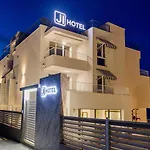 Ji Hotel 3*