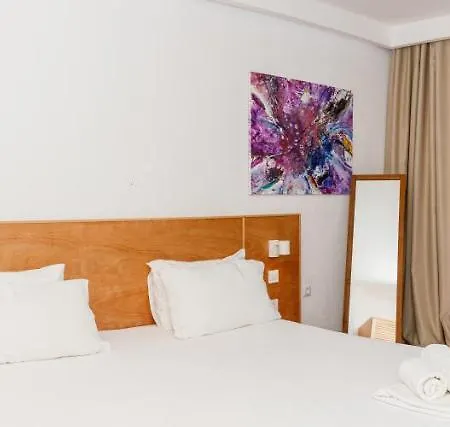 Ji Hotell