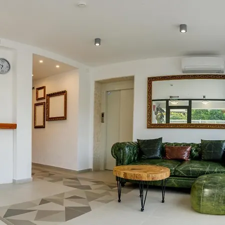 Ji Hotel Sozopol